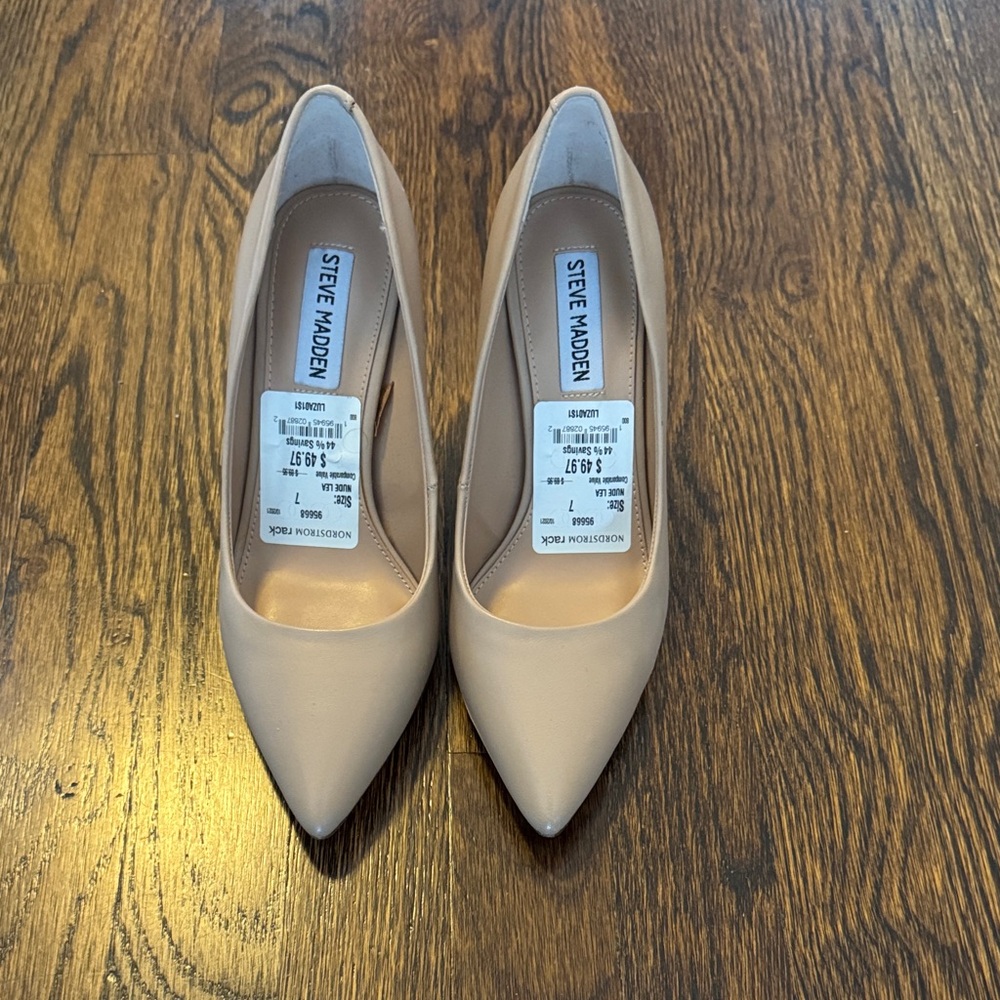 Brand New with Tags Steve Madden Nude Heels